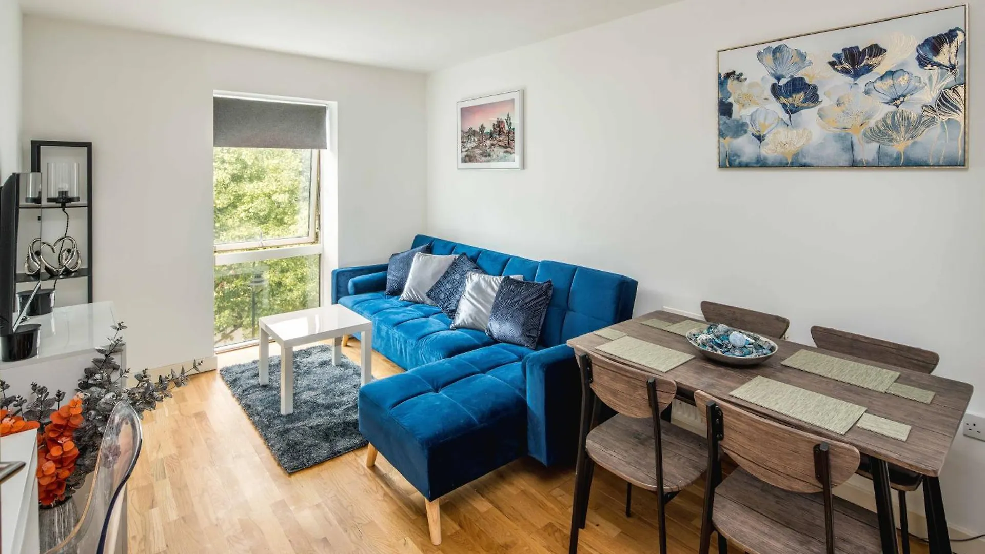 One Bedroom Apartment Near Central London With Private Balcony United Kingdom