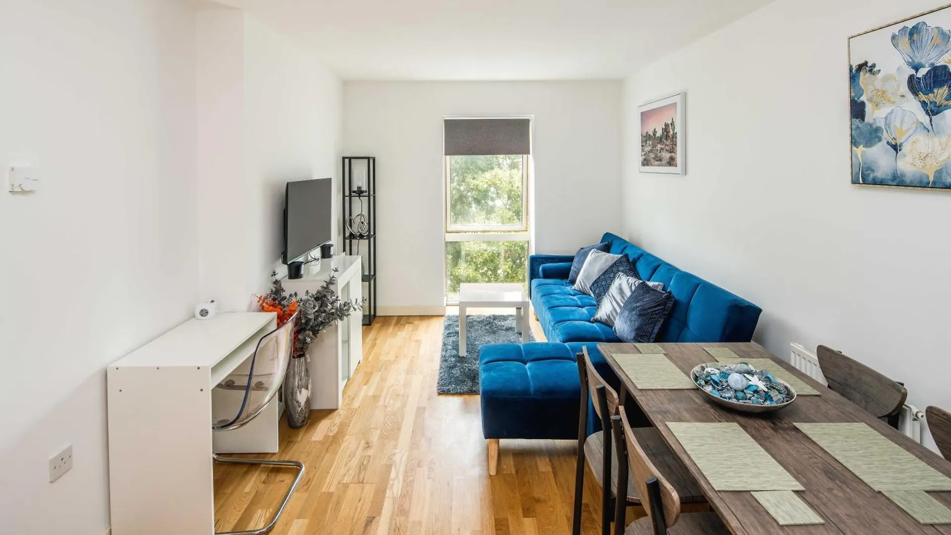 One Bedroom Apartment Near Central London With Private Balcony 0*,